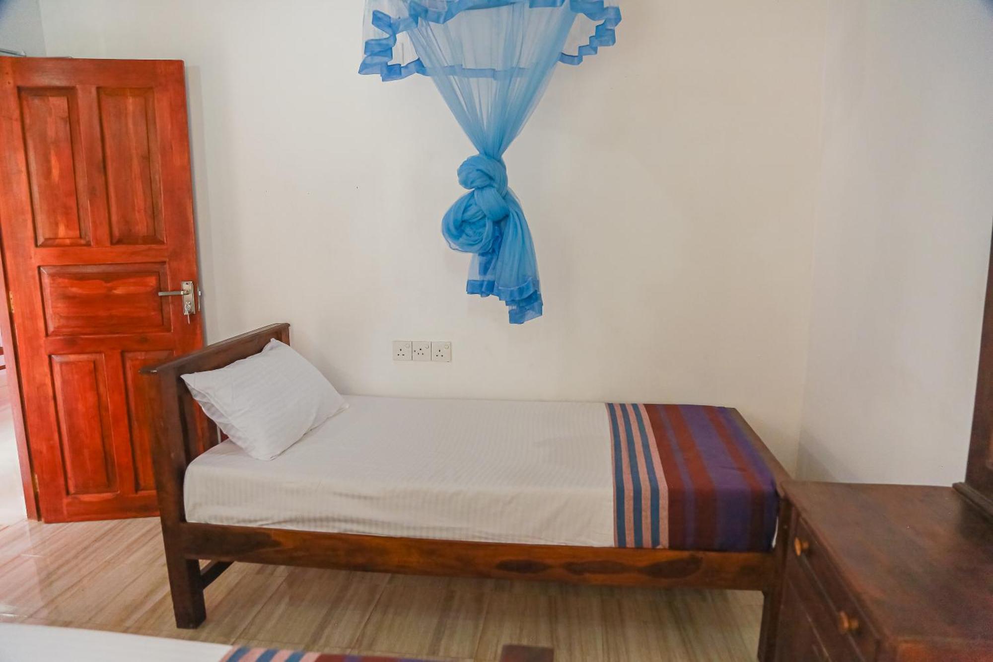 Lakeside Villa Anuradhapura Szoba fotó